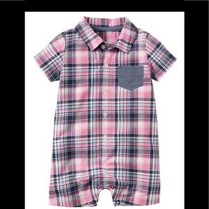 New with tag boys button up Carter’s romper. 18M